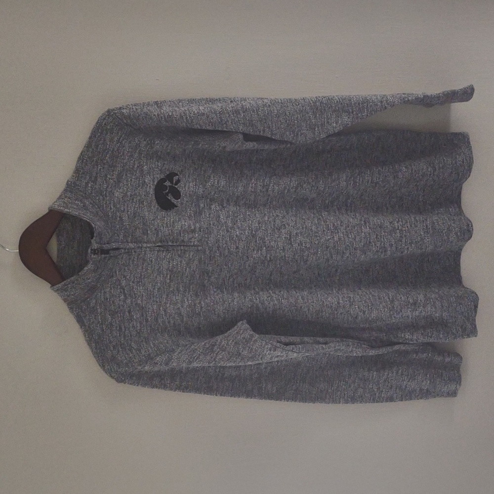 Colosseum 1/4 zip sweater Heathered grey Black Hawkeye logo Size M